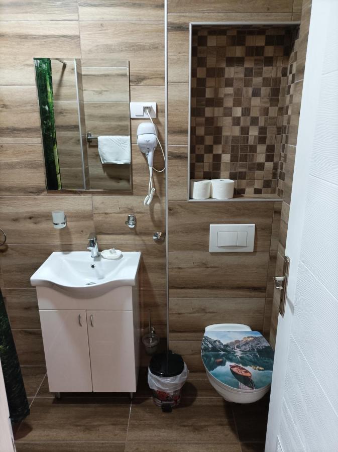 AAapartmani Indjija Indija Buitenkant foto