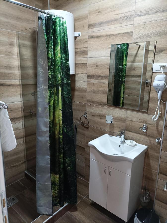 AAapartmani Indjija Indija Buitenkant foto